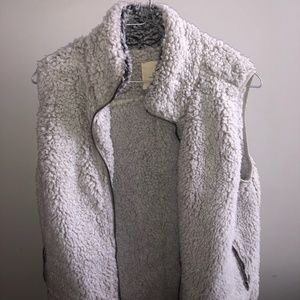 Light grey sherpa vest